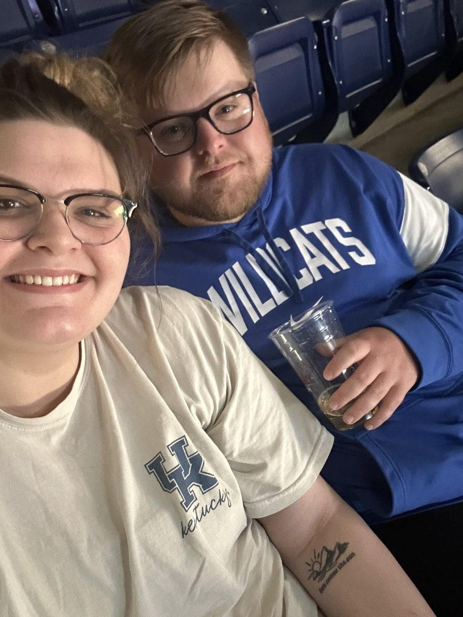 butler_bryce's tweet photo. How many Final Fours does Tennessee have? #MMSelfie https://t.co/WyqE6spYwE