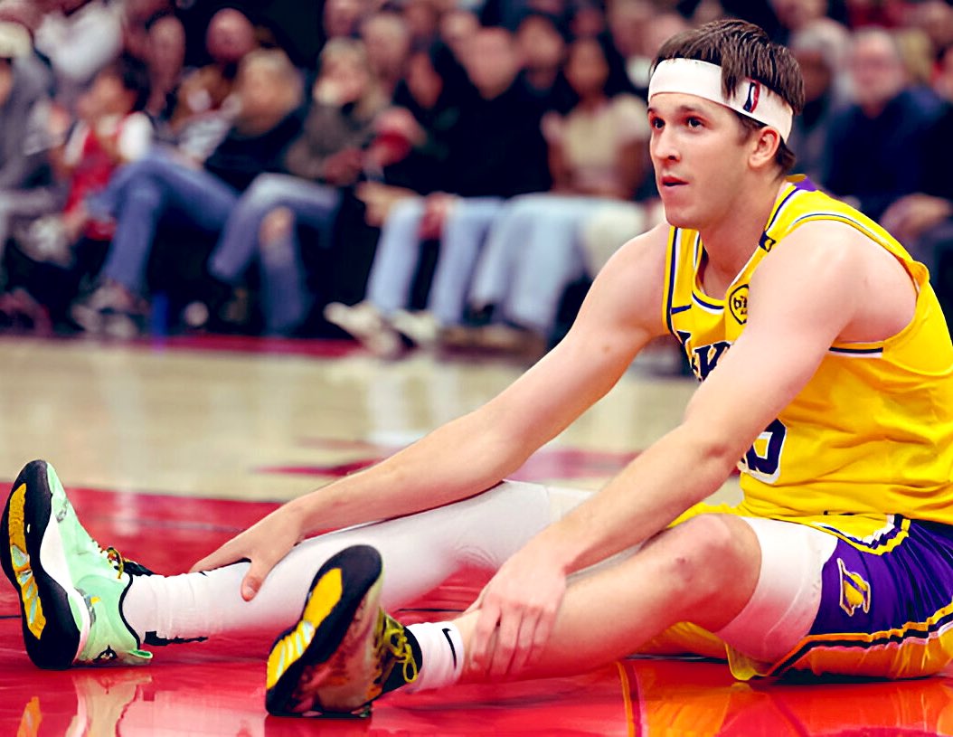 LakeShowYo tweet media