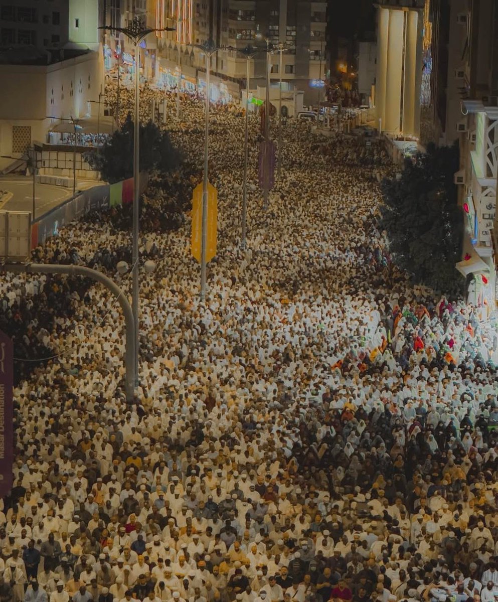 BashirAhmaad's tweet photo. A street around Masjid al-Haram in Makkah as millions attended the Khatam al-Quran tonight. https://t.co/BADn49XxPw