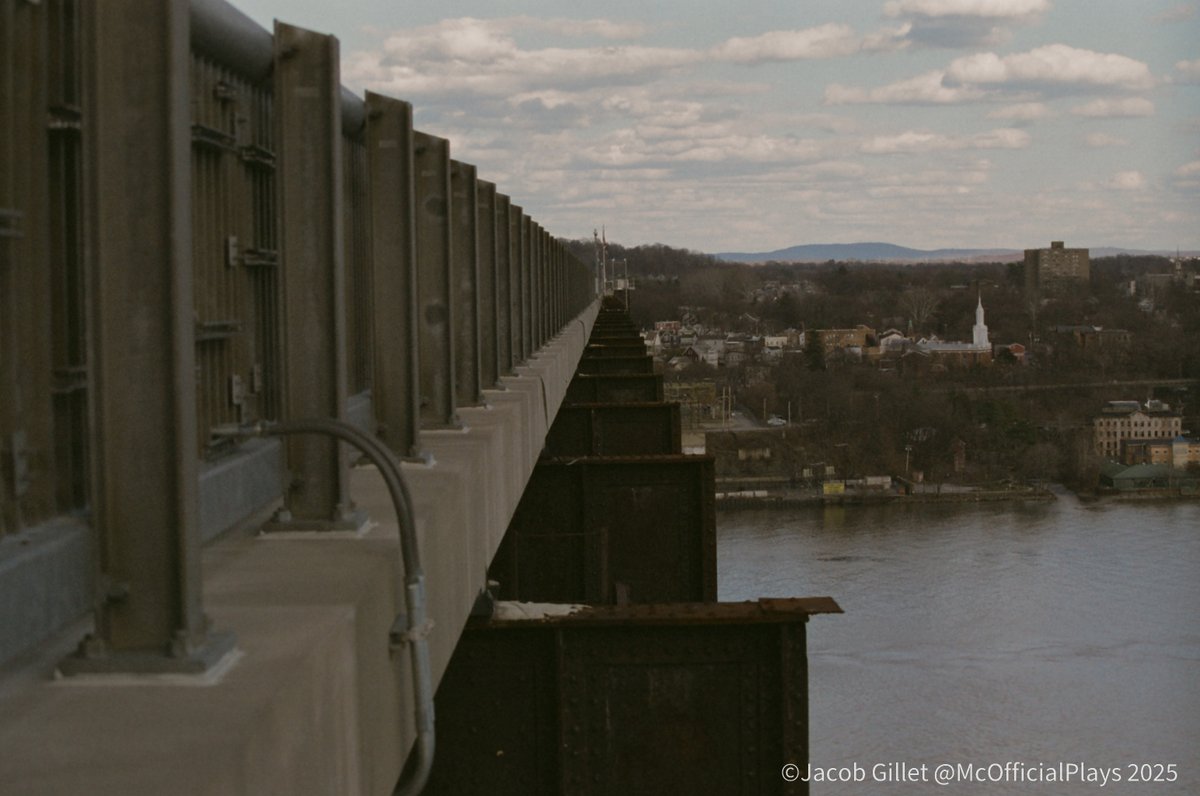 McOfficialPlays's tweet photo. @WOTHSHP (Walkway Over the Hudson) Captured on expired since 2000 Kodak Max 400.