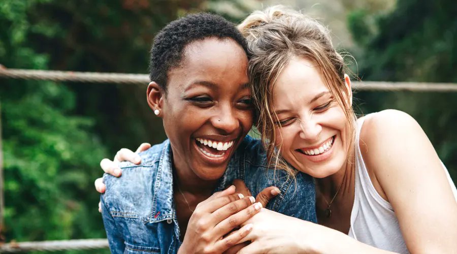 HealthInASnap's tweet photo. 👥 Social connections can help delay dementia by up to 5 years! A study shows staying socially active lowers the risk of cognitive decline. Join a club, stay active, and keep learning—it’s brain care made fun! 💡✨ #BrainHealth #StayConnected https://t.co/0I09bv8AzZ