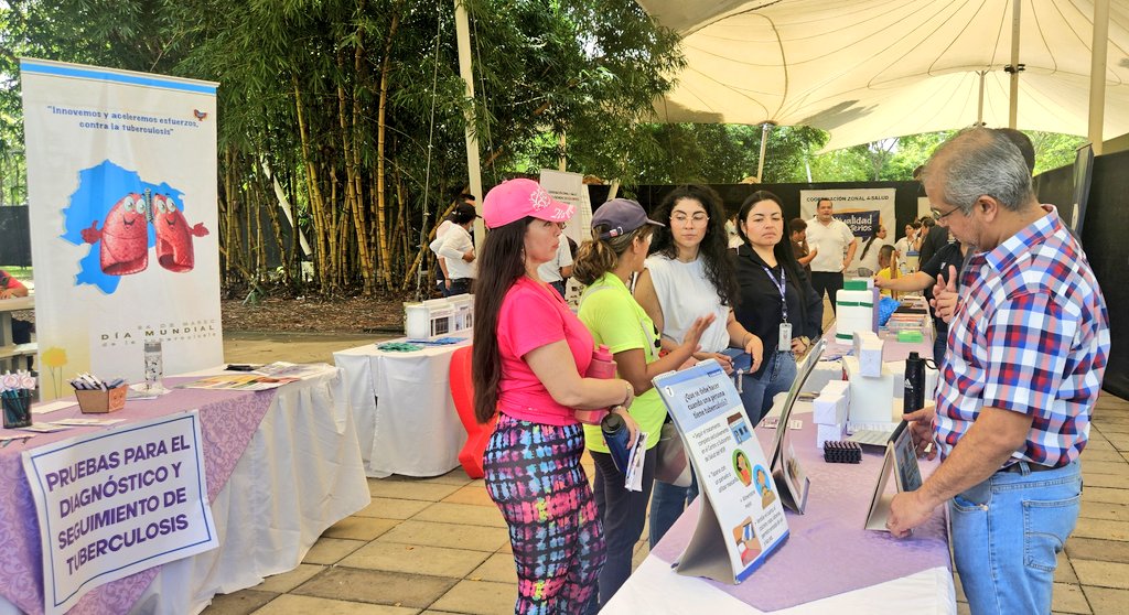 DPManabiSalud's tweet photo. #PorUnEcuadorConSalud | Coordinadora @DraAuraLopez participó de Feria de Salud denominada ¡Sí! Podemos poner fin a la Tuberculosis, en la que la ciudadania pudo conocer sobre cómo prevenir esta enfermedad, además de recibir insumos sobre los servicios que brinda @Salud_CZ4. https://t.co/SRNvIA45kW