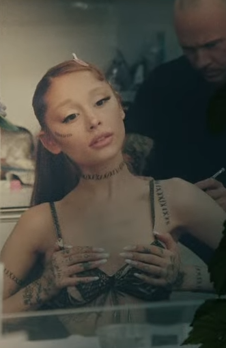 ariana grande 🥵