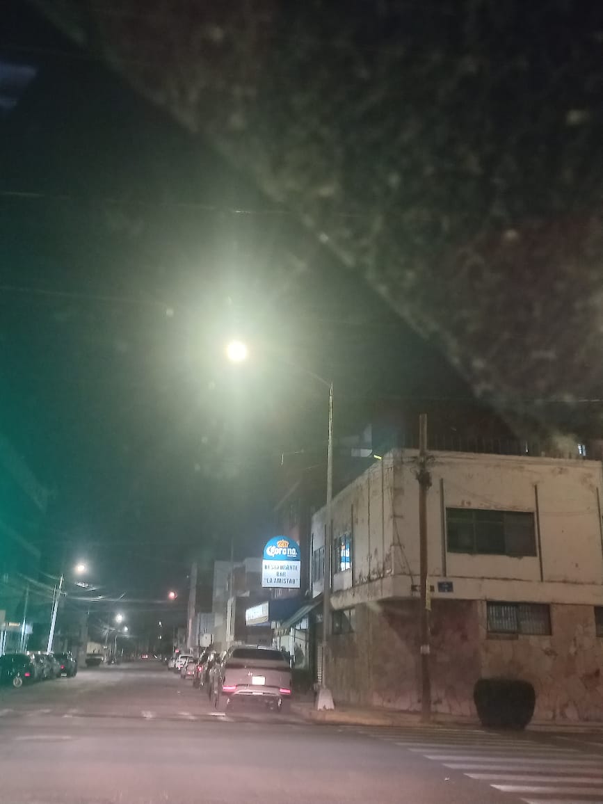 MGabrielPastor's tweet photo. Agradecemos @Servicios_Pub 
La reparación de luminaria.
Ahora nuestra calle está iluminada y más segura. https://t.co/Pyg6EqHMf1