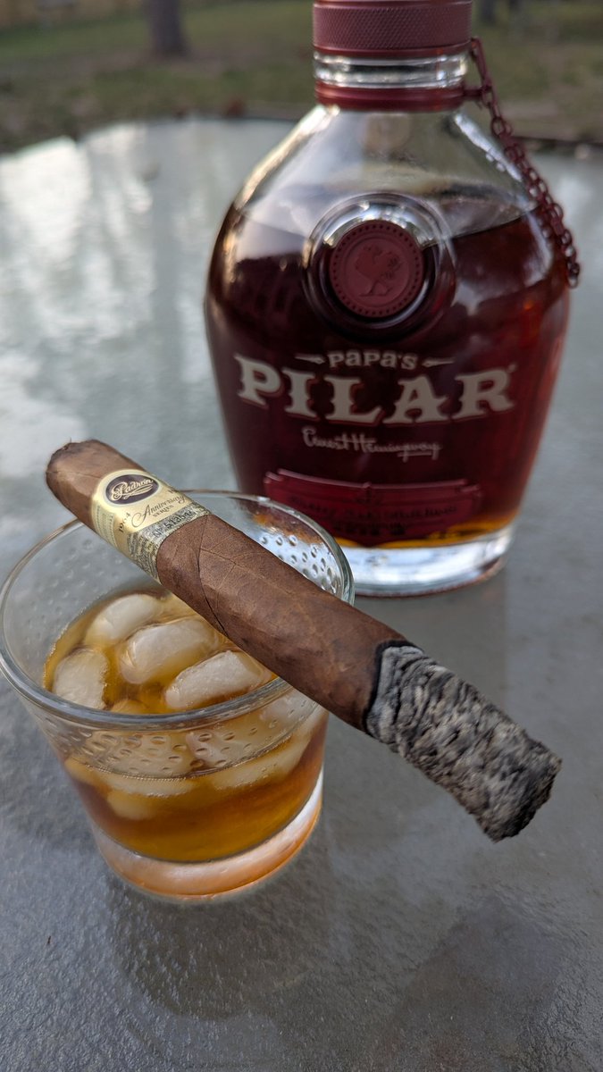 AWBaxter's tweet image. Happy Friday! Long ashes to all.