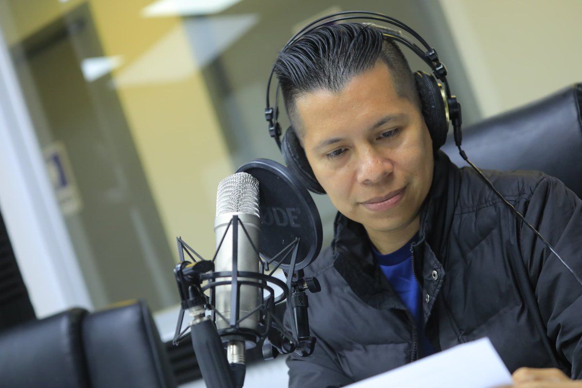 rsv969's tweet photo. De lunes a viernes, te presentamos las noticias del acontecer nacional e internacional en nuestra sección informativa. 🎙️🔈
 
En dos emisiones, a las 12:00 del mediodía y 5:00 p.m. 🕣

¡Sintonízanos! ✨👇🏼 https://t.co/xHzL0sex8L
