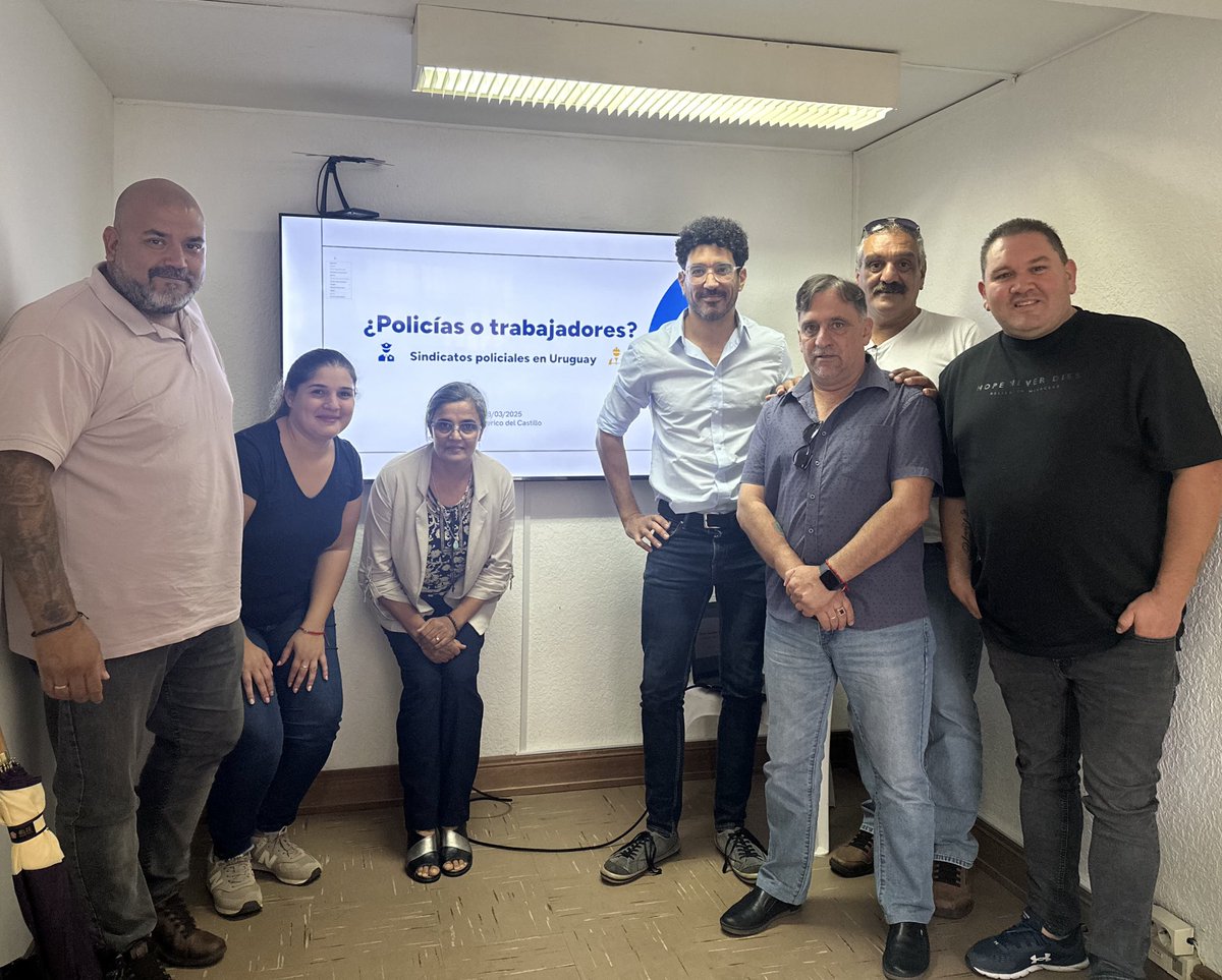 Recibimos la visita del antropólogo social Federico del Castillo nos presentó su tesis de investigación sobre los trabajadores policiales. Un profundo análisis sobre las condiciones laborales, sindicatos policiales, el impacto de su labor en la vida cotidiana. 
<a href="/antropozombie/">Federico del Castillo</a>