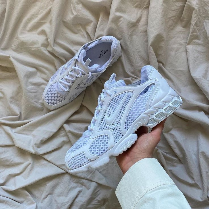 Nike Air Zoom Spiridon Cage 2 'Triple White'

kickscrew.sjv.io/dOnrQK