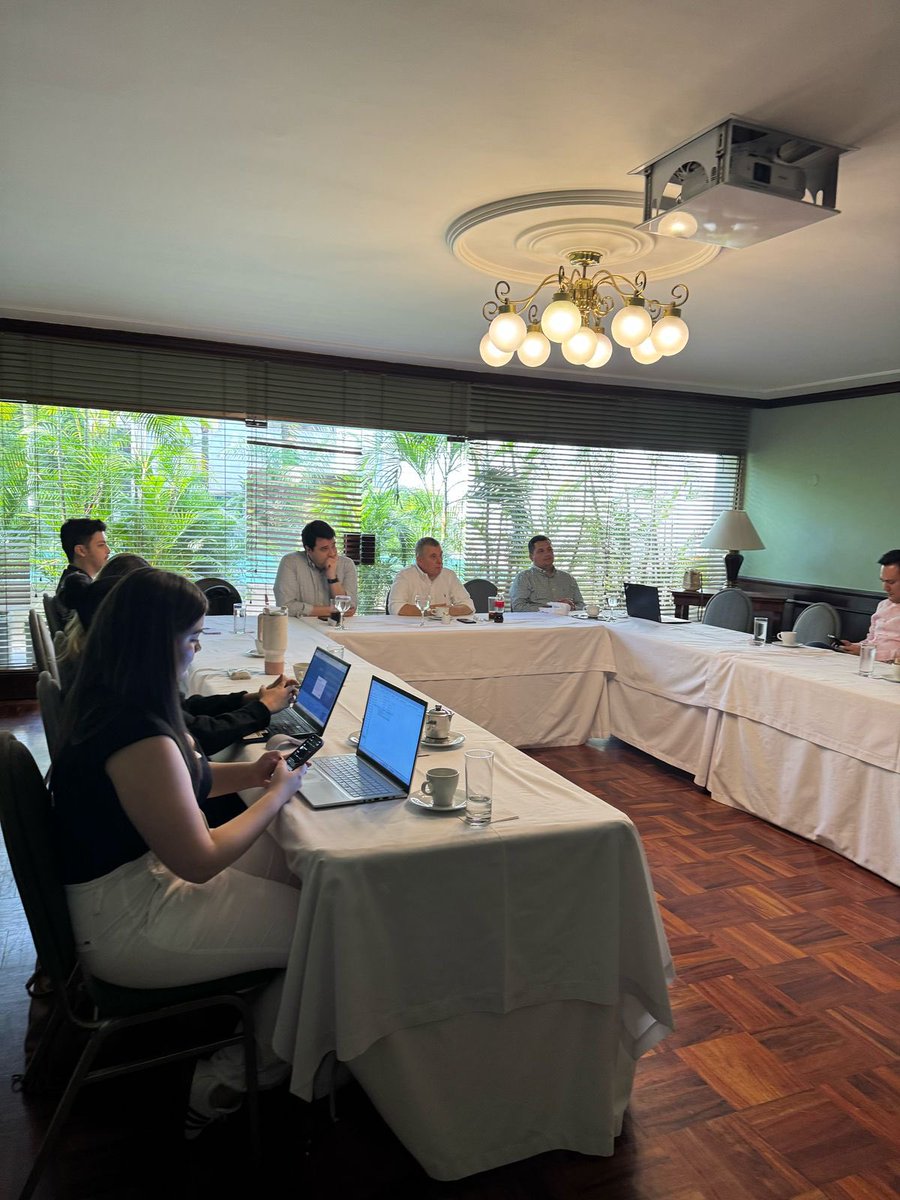 ICDPVALLE's tweet photo. Hoy en la reunión académica mensual del @capvalleicdp, participó el Dr. Juan Sebastián Salas quien nos habló sobre el “Régimen Contractual en el futbol”. 👏🏻 https://t.co/Ak9zsXcapw