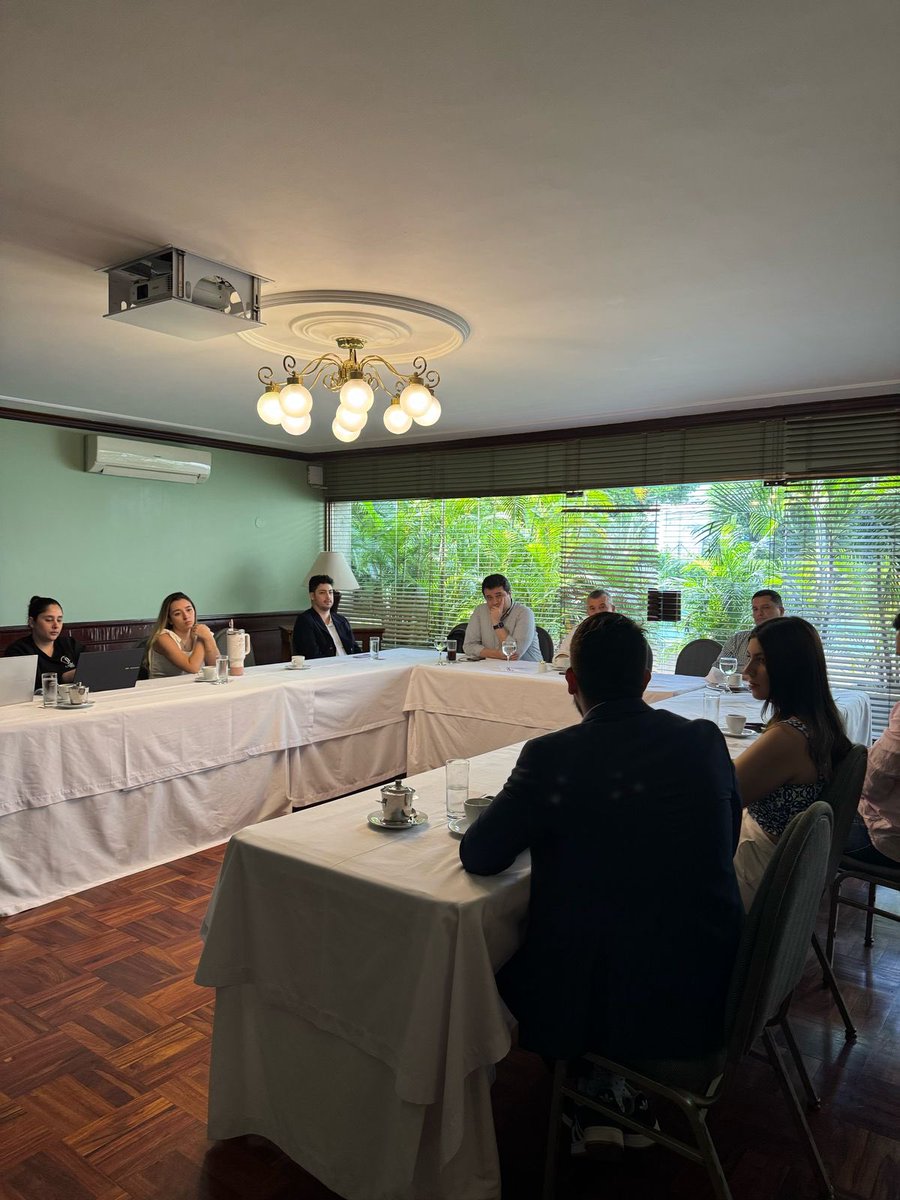 ICDPVALLE's tweet photo. Hoy en la reunión académica mensual del @capvalleicdp, participó el Dr. Juan Sebastián Salas quien nos habló sobre el “Régimen Contractual en el futbol”. 👏🏻 https://t.co/Ak9zsXcapw