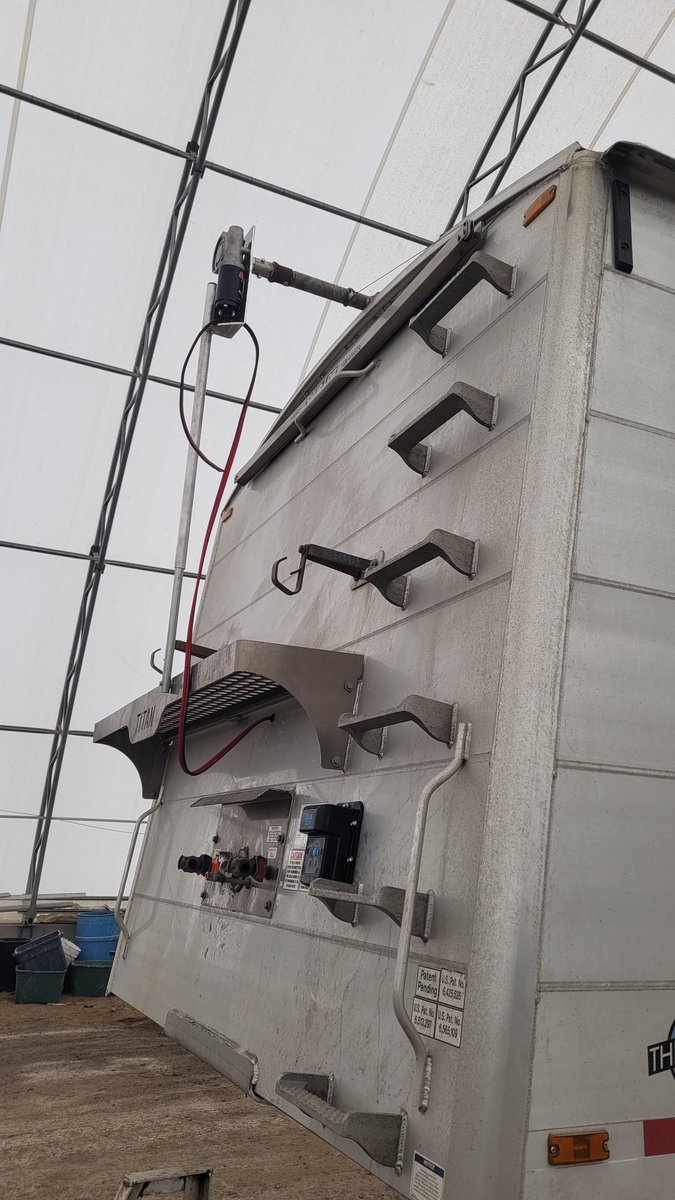 vg_tim's tweet image. #GasserAgServices Trucks on the go. Mostly corn moved this week. Lumber delivered for Guildcrest. Tanks &amp;amp; parts picked up at #DelawarePump. The electric tarp openers being added to the closed in #Titantrailers sure makes me appreciate working on the #PlatinumTrailers.