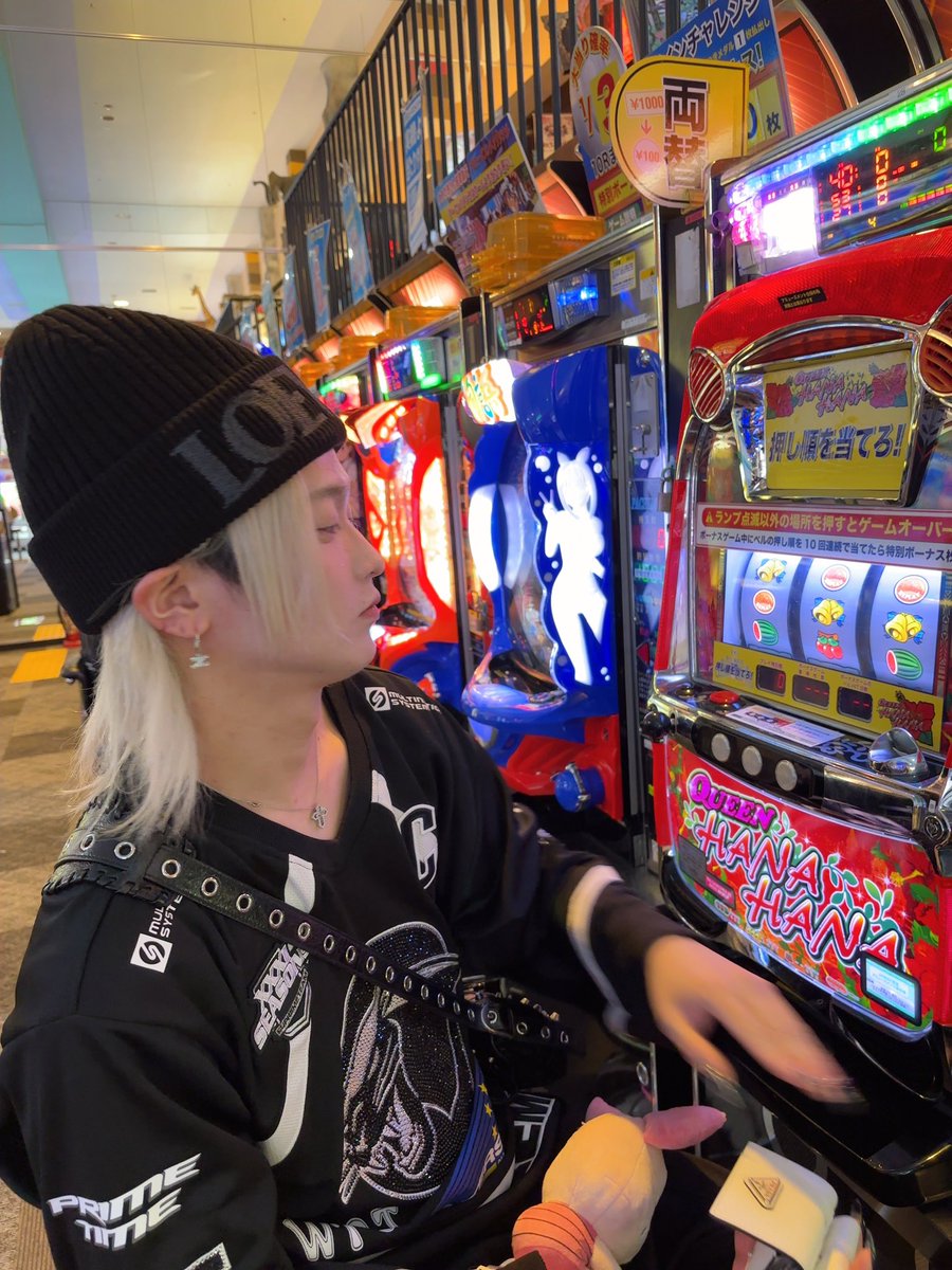 アホみたいな顔しとる

#自撮り界隈 #自撮り界隈さんと繋がりたい #雰囲気 #雰囲気嫌いじゃないって人いいね #美男美女さんとつながりたい #1mmでもいいと思ったらいいね #自発ください #いいね返し  #地雷系と繋がりたい #美男美女さんと繋がりたい #いいねした人全員フォロー #いいねでDM