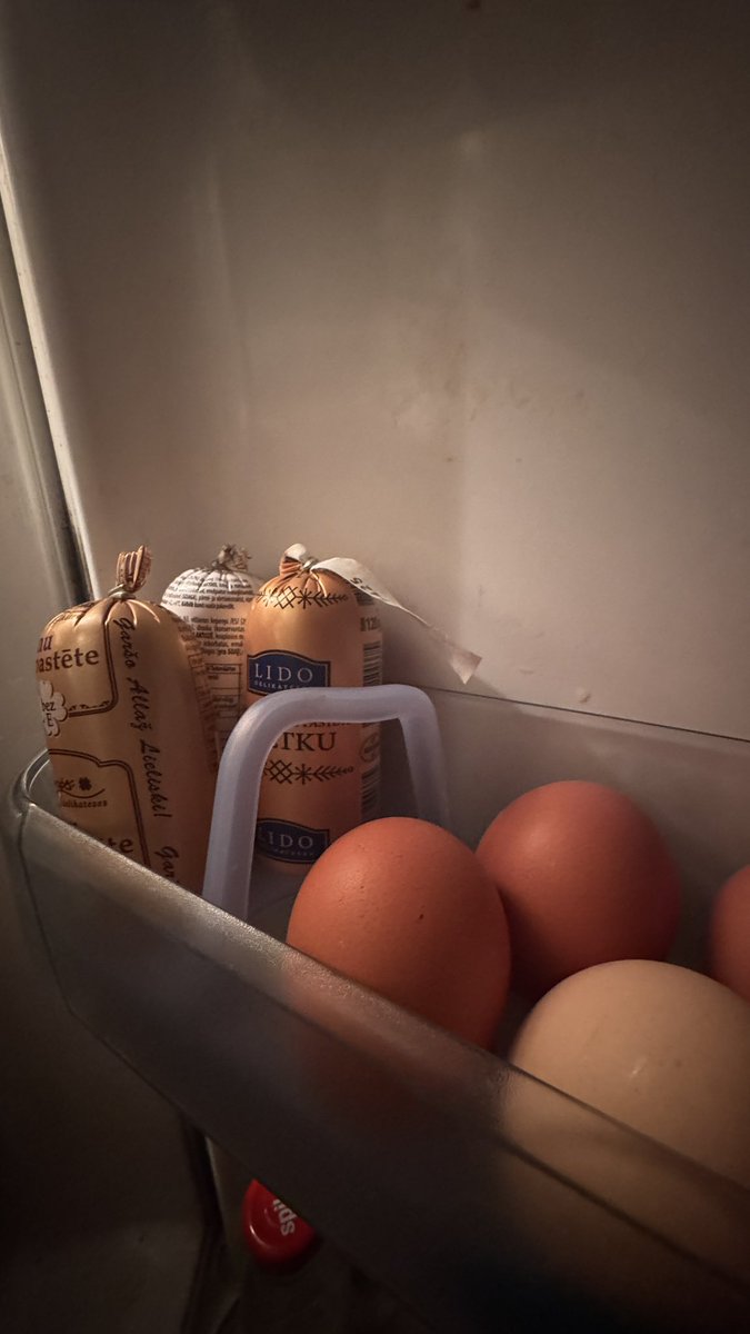 cherrijs's tweet image. Ja Tu īsti nezini, kā uzglabāt ledusskapī aknu pastēti plēves desā, tad, lūdzu, nav par ko!