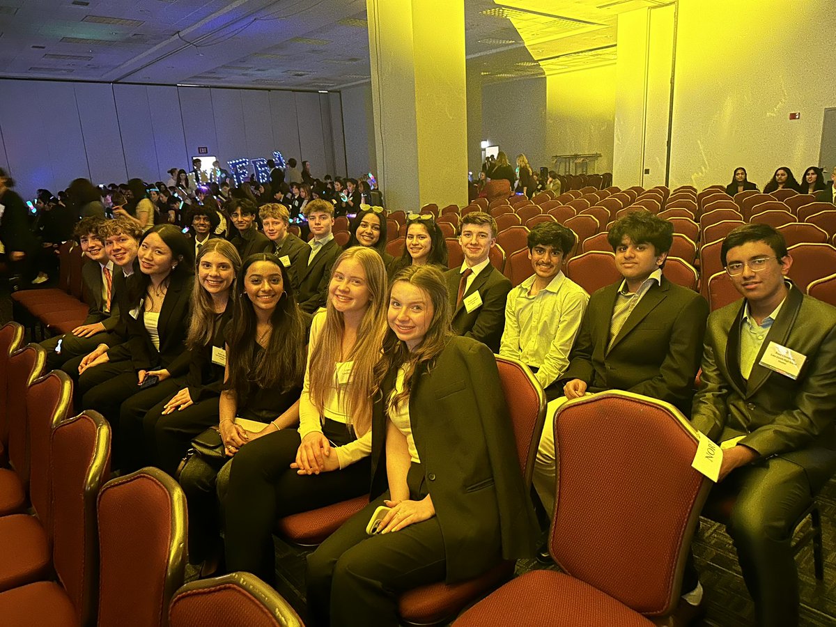 gєηєяαℓ αѕѕємвℓу ωιтн тнιѕ gяєαт gяσυρ ωнσ кιℓℓє∂ ιт αт тнєιя єνєηтѕ! #LZHSFBLA <a href="/FBLA_National/">FBLA National</a> <a href="/LZHSBEARS/">LZHS BEARS</a> <a href="/johnwalshD95/">John L. Walsh</a>