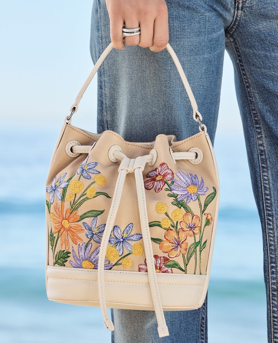 BrightonCollectibles tweet media