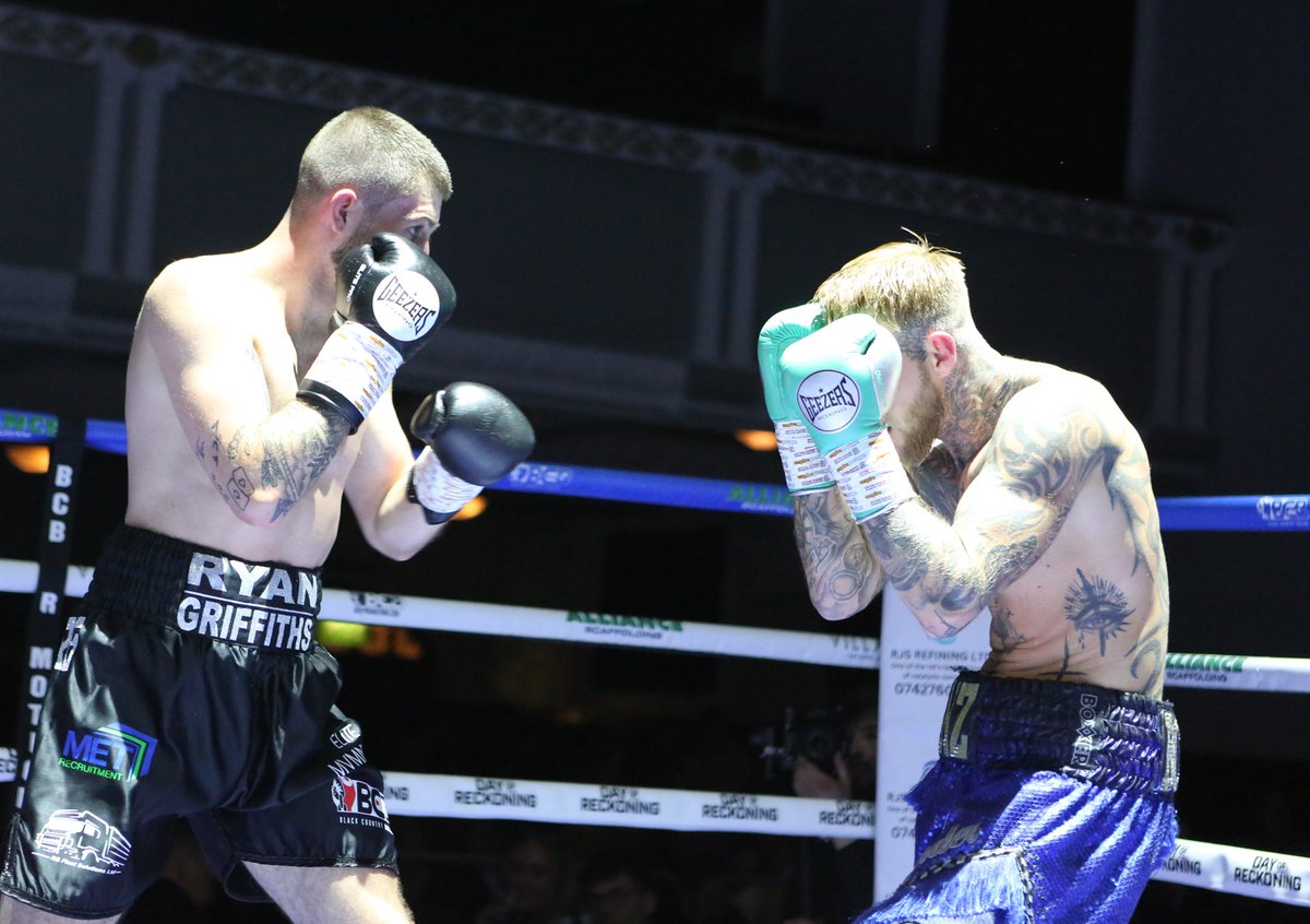 BCB_Boxing's tweet photo. Both fighters in the main event wearing @geezersboxing gloves.
#boxing #BrawlAtTheHall https://t.co/iMnucfEjuc