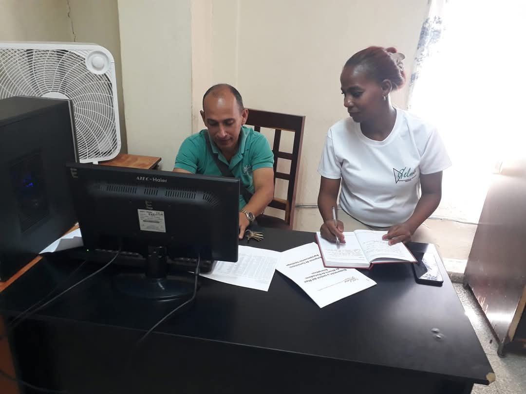 ESAStgo's tweet photo. Los trabajadores de la #EsaStgo inmersos en el control funcional que realiza la OSDE #Gelma a las Empresas del Sistema en la provincia, con la finalidad de chequear la actualización e implementación de los Documentos Rectores para el año 2025. https://t.co/RR1mSr6eBo