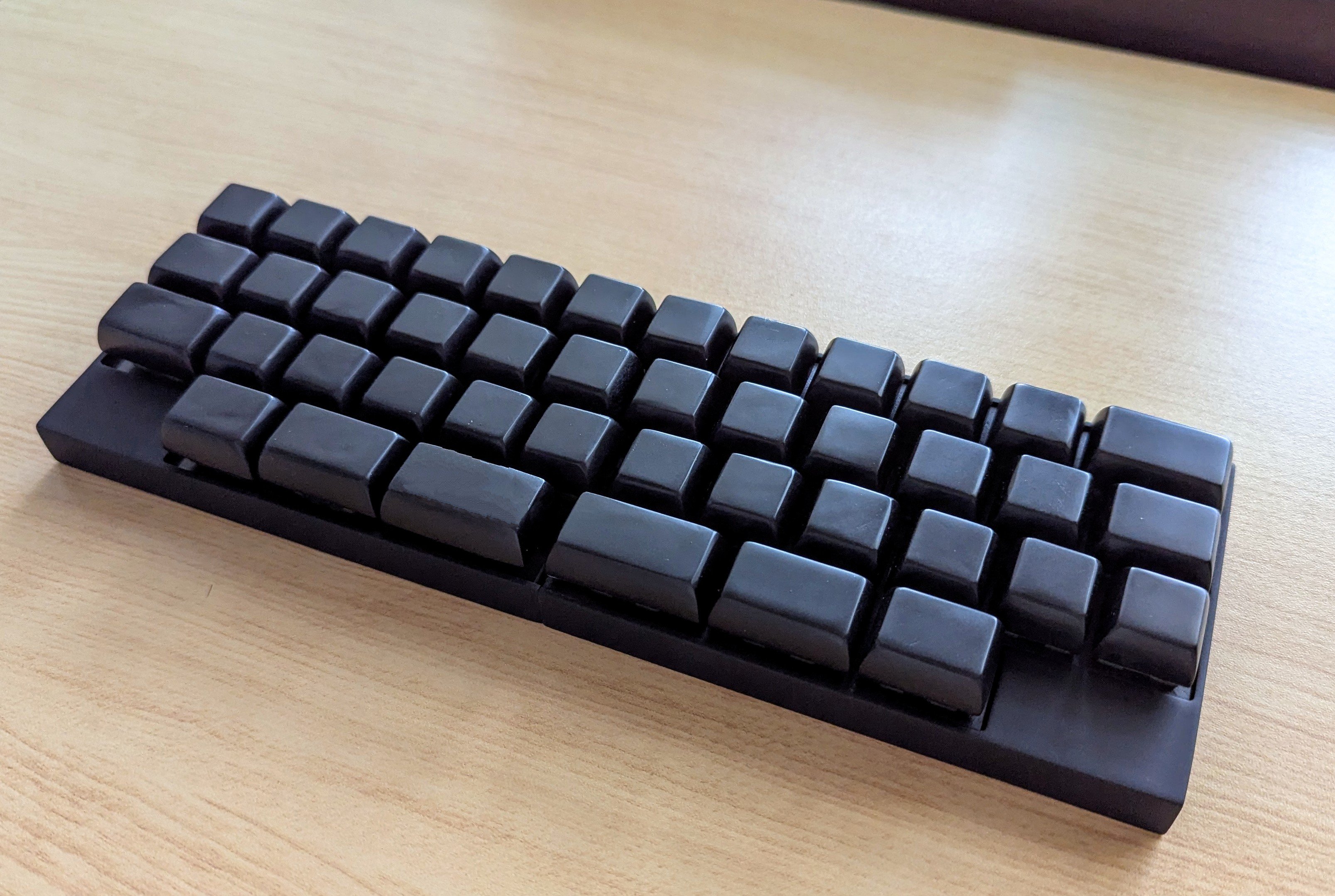 40%キーボード 分割キーボード 自作キーボード ロープロファイル