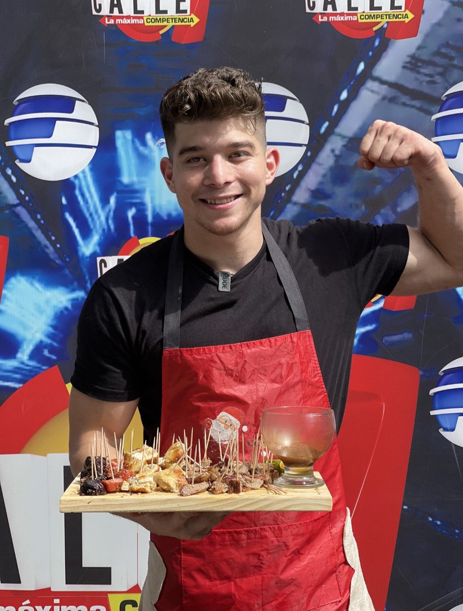 Calle_7PY's tweet photo. 😏 ¿Quién es el mejor asadero? 

#MarcosC7 vs #IsaacC7 en un DELICIOSO duelo culinario 👨‍🍳

@ueno_py #Calle7Match 🔴🟡 https://t.co/6CTW0l9DzL