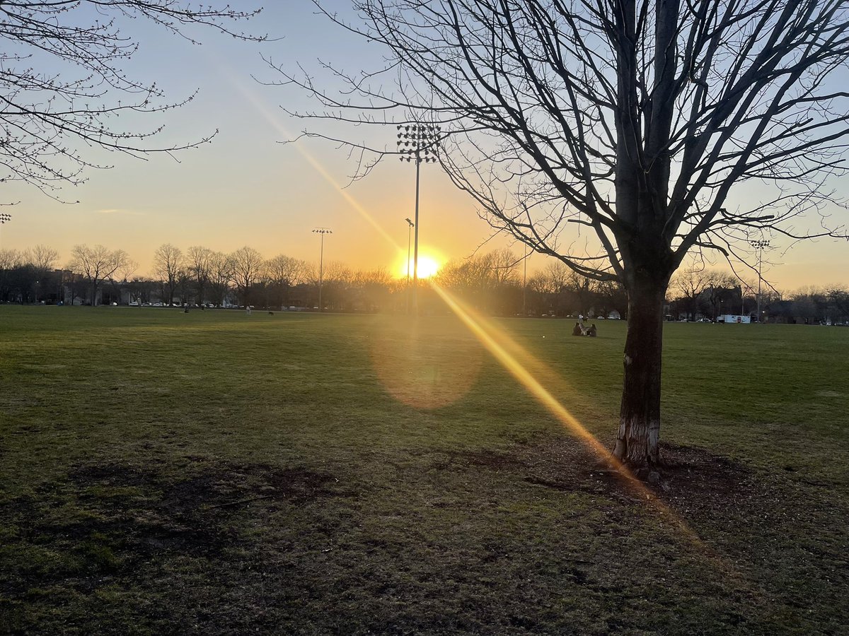 SueHappy3's tweet photo. First time at Belmont trails. #Anxietyhigh. 3.62 miles! ๐๐๐
Il be backโ ๐๐คจ๐คท๐ปโโ๏ธ
#marathontraining #over40runner #pacetraining #endurancetraining #chicago @Mrplaystation73 not a good run. But I tried .
#legssexytho ๐ https://t.co/a3DTWWht8Y