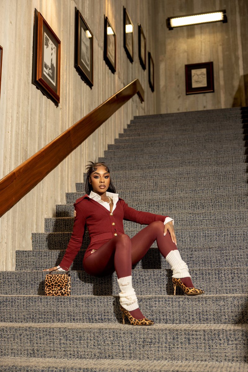 DerikcaDesiree's tweet photo. Classy girl 🍷 https://t.co/tJmba6C0sD