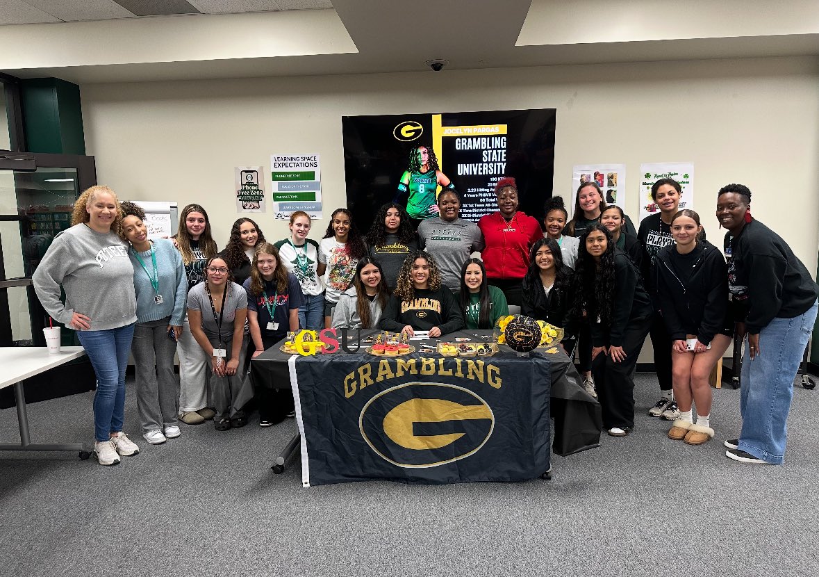PoteetVB's tweet photo. JP committed to Grambling State University! 💛You have been a huge part of building the Ship years ago &amp; left a legacy for us to sail on for many years to come 🏴‍☠️💚⚓️

Swipe to see where it all began at KIMBROUGH! 💙 #MADEINMESQUITE @mesquitepoteet @mesquiteisdtx @mesquiteisdATH https://t.co/rrmMT6EaIA