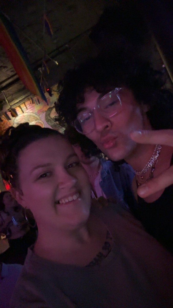Taylor//✨ (@tayaguilera94) on Twitter photo I was enjoying the <a href="/RuPaulsDragRace/">RuPaul's Drag Race</a> S17 watch party at at Southern Nights Tampa when our hometown queen (that we have been cheering on every week from here) <a href="/jewelssparkles_/">Jewels Sparkles</a> showed up!!! Such a treat on this beautiful Tampa Pride weekend🩷🩷🩷🩷 I was enjoying the <a href="/RuPaulsDragRace/">RuPaul's Drag Race</a> S17 watch party at at Southern Nights Tampa when our hometown queen (that we have been cheering on every week from here) <a href="/jewelssparkles_/">Jewels Sparkles</a> showed up!!! Such a treat on this beautiful Tampa Pride weekend🩷🩷🩷🩷