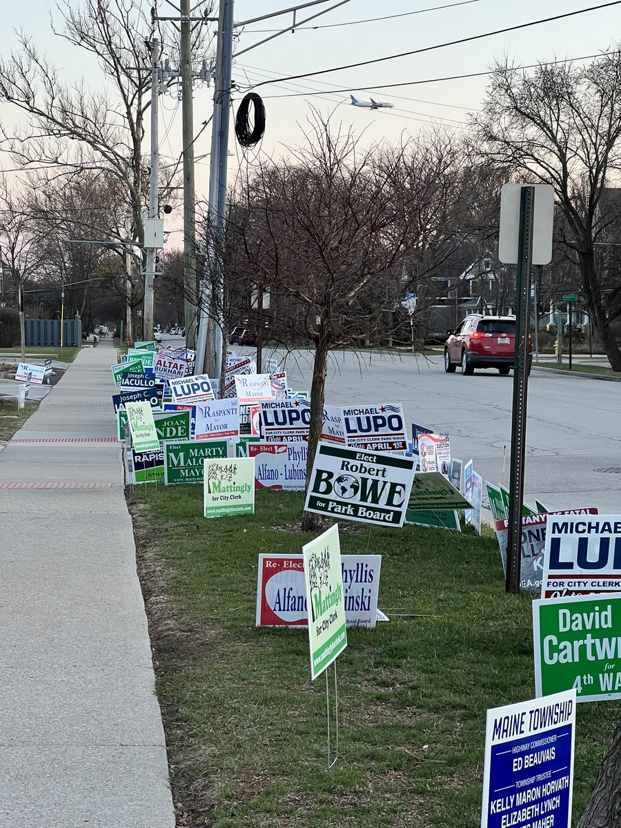 RicTorresII's tweet photo. Damn…you peeps out in the burbs of Chicago believe in lawn signs!!#VoteTuesday https://t.co/4m6rdmBBEE