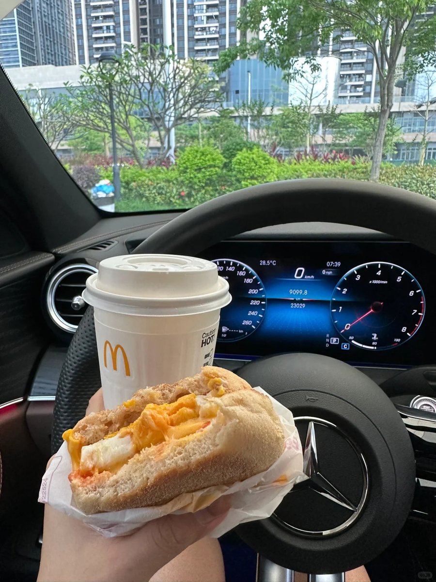 Breakfast should be an adventure! Let’s roll! 🌍🍽️