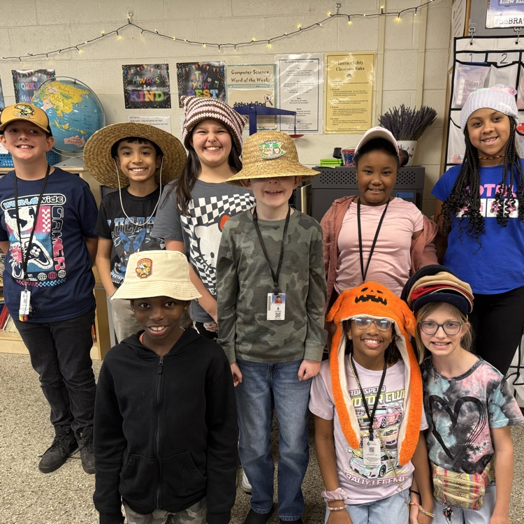 SparrowRoadInt1's tweet photo. Bring on all the hats! #readingspiritweek https://t.co/U9ABW9StSC