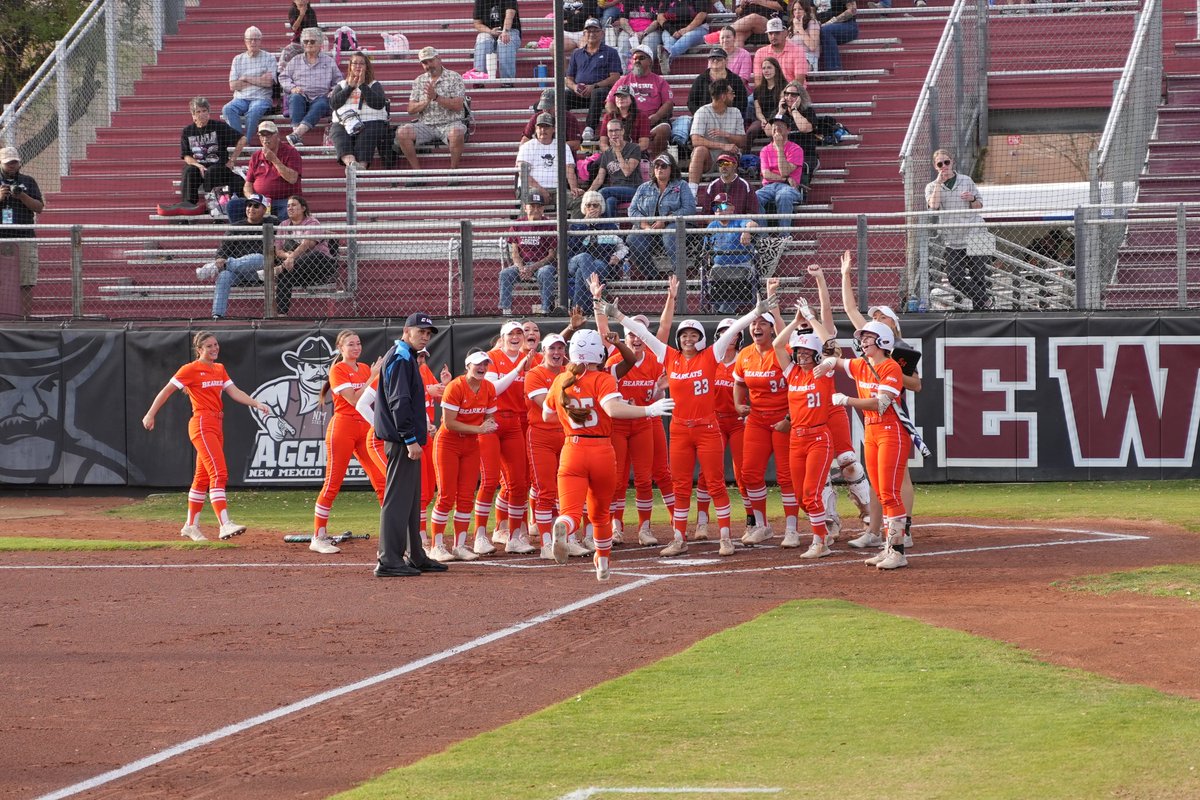 Samantha Graeter with a 2-run 💣

T2 | SHSU 2, NMSU 0

#EatEmUpKats  | linktr.ee/SamHoustonSB