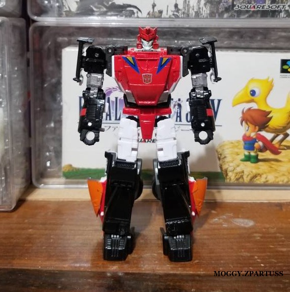MoggyZpartuss's tweet image. Blacker (Transformers: VICTORY)
VELOCITRON SPEEDIA Crasher customized as the &quot;BRAINMASTER&quot; Blacker. #blacker #brainmaster #cybertron #transformers #victory #customtoys #toycustoms #toycustomizer