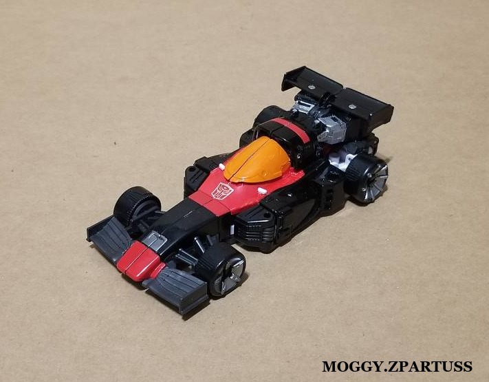 MoggyZpartuss's tweet image. Blacker (Transformers: VICTORY)
VELOCITRON SPEEDIA Crasher customized as the &quot;BRAINMASTER&quot; Blacker. #blacker #brainmaster #cybertron #transformers #victory #customtoys #toycustoms #toycustomizer
