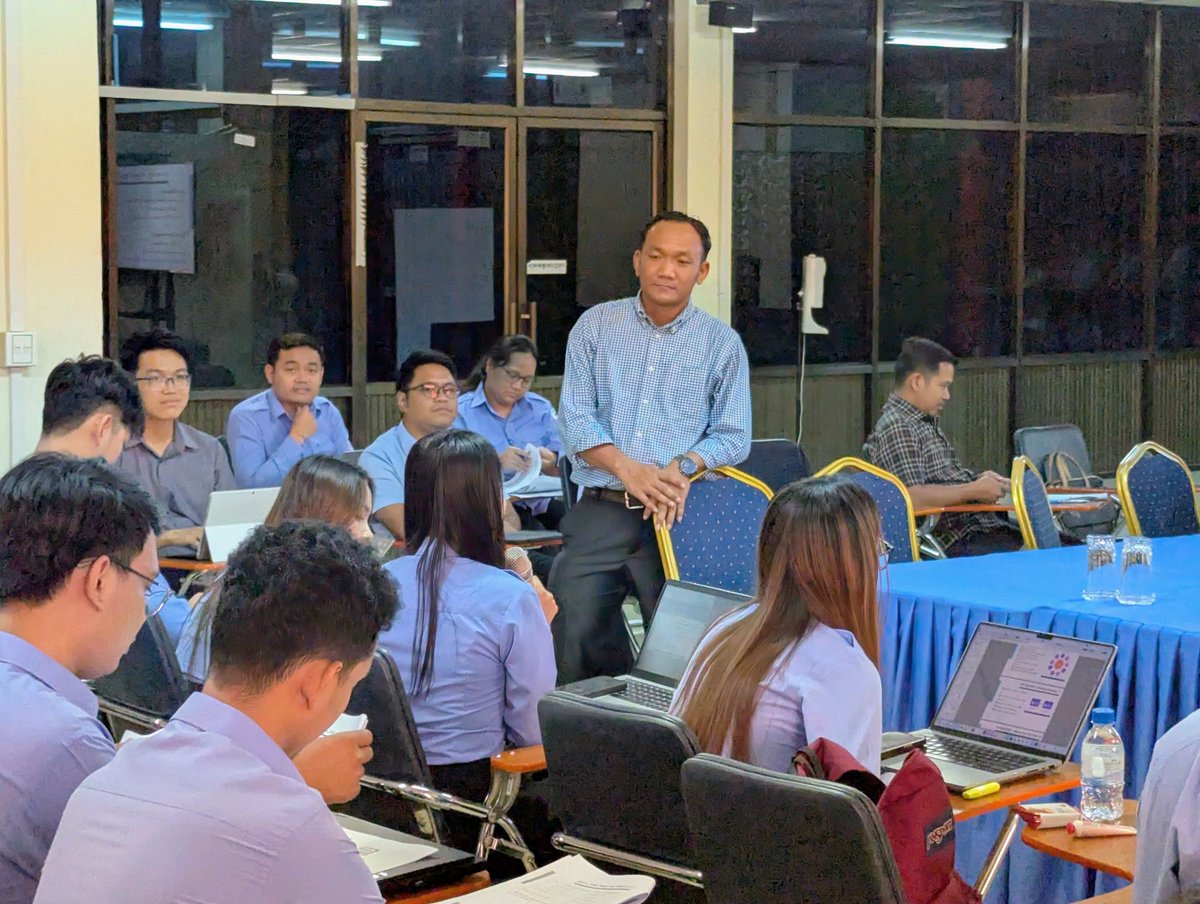 chamnanmuon's tweet image. From Social to Search! 🚀 Finished our last day of training for Phnom Penh Autonomous Port on Facebook Marketing, Instagram Marketing &amp;amp; SEO. Now, it&apos;s time to implement &amp;amp; grow!

#DigitalMarketing #SocialMediaGrowth #SEOForSuccess #socialmedia #Cambodia #SearchEngineOptimization