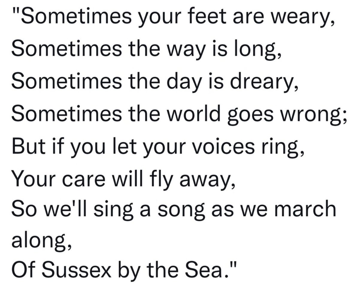 philydc3's tweet image. Morning Sussex-By-The-Sea:

Already giddy with excitement for 5:15pm &amp;amp; FA Cup ⚽️ at the Sussex Cathedral. 
@OfficialBHAFC #GOSBTS #UTA 
#BHAFOR