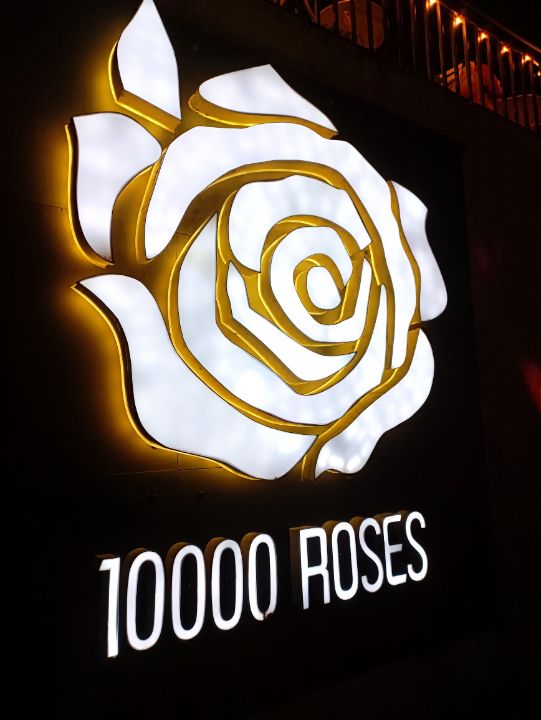 ashorie's tweet photo. Art of the Day: "Ten Thousand Roses". Buy at: https://t.co/liOdBvCQjy https://t.co/UlYXxDeCJM