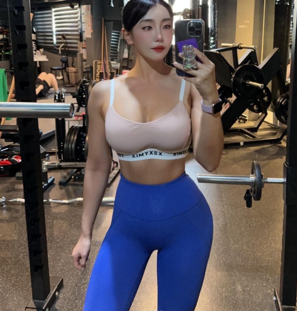 弱弱的问一句 爱健身的30岁阿姨 有人会喜欢吗 #妈妈 #乱伦