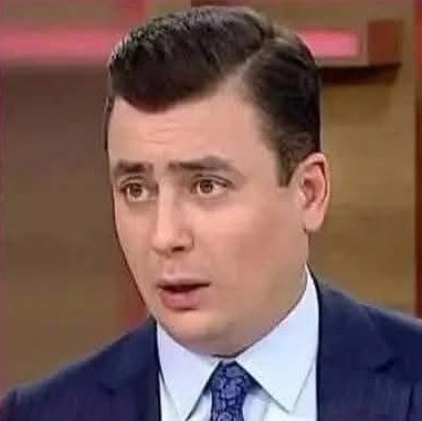 BU OSMAN GÖKÇEK

Sahip olduğu;- TV kanalı var - AVM'si var - Şirketler grubu var - Parsel parsel arazileri, daireleri var.. Bir de 600 Milyon liralık malikanesi var Tüm bunları alnının teri ile kazanan Osman (!) Her yıl mal varlığını açıklayan Mansur Yavaş'a 'hırsız' diyor....