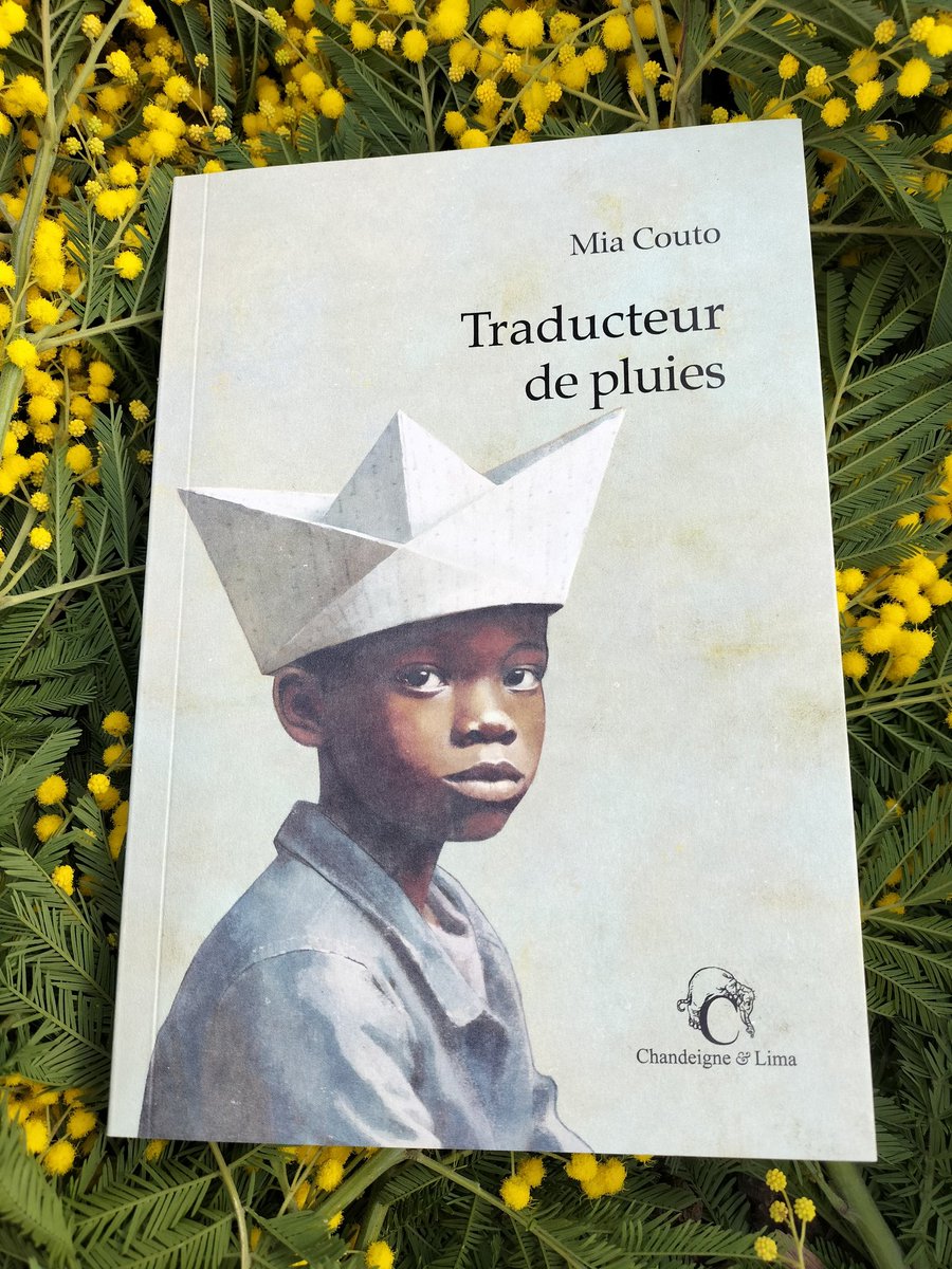 Traducteur de pluies
<a href="/miacoutofrases/">Mia Couto</a> 
Mia Vouto traduit du portugais 
(Mozambique)
Par Elisabeth Monteiro Rodrigues
Éditions Chandeigne &amp; Lima
✨✨✨✨✨
"Il vient de l'amour dont on ne rêve plus.
C'est moi, diras-tu et le temps sera remémoré."
La prodigalité.