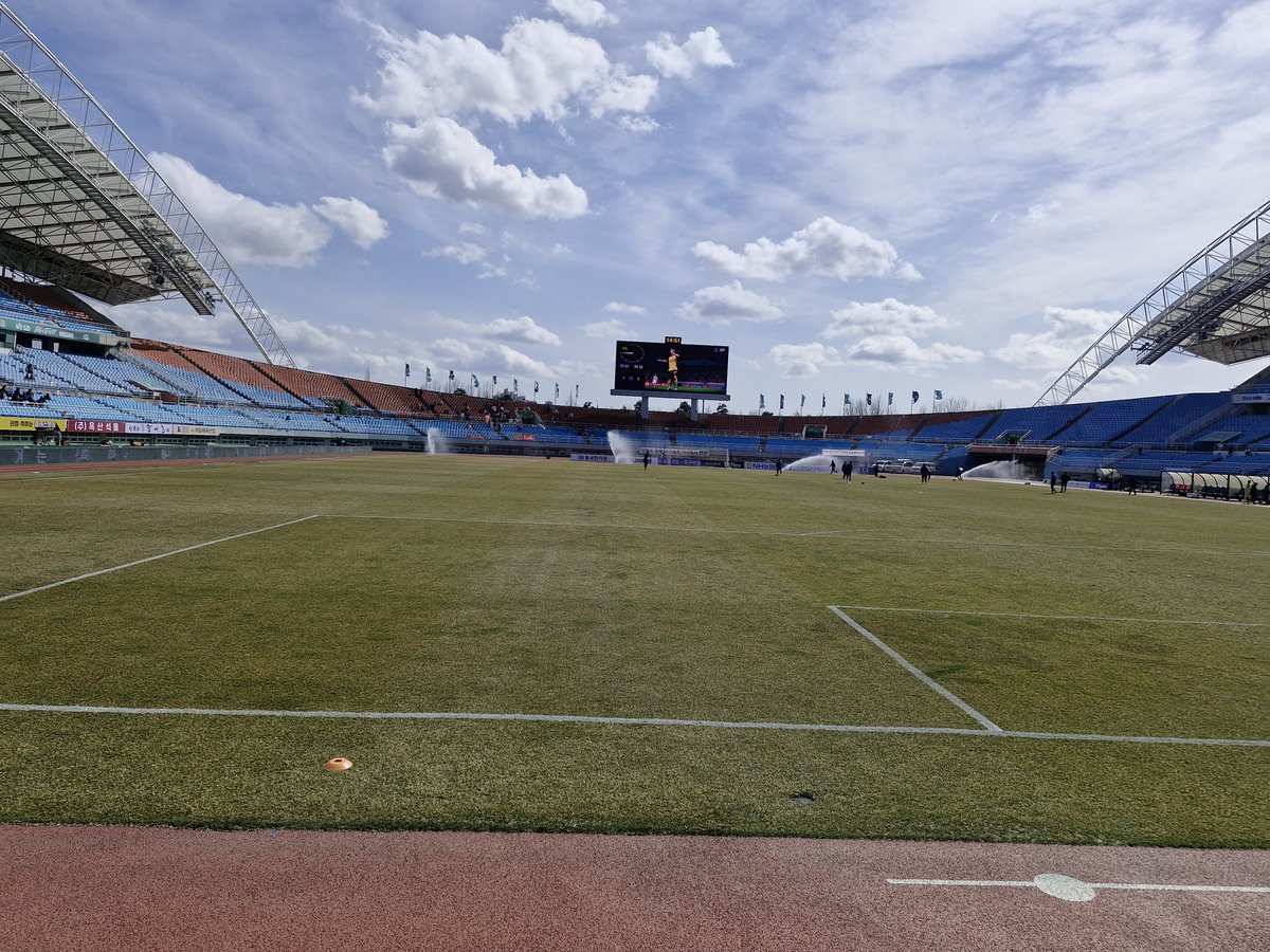 Nice sky... and Ansan have scored a home league goal!!! #안산그리너스 #KLeague #CoA