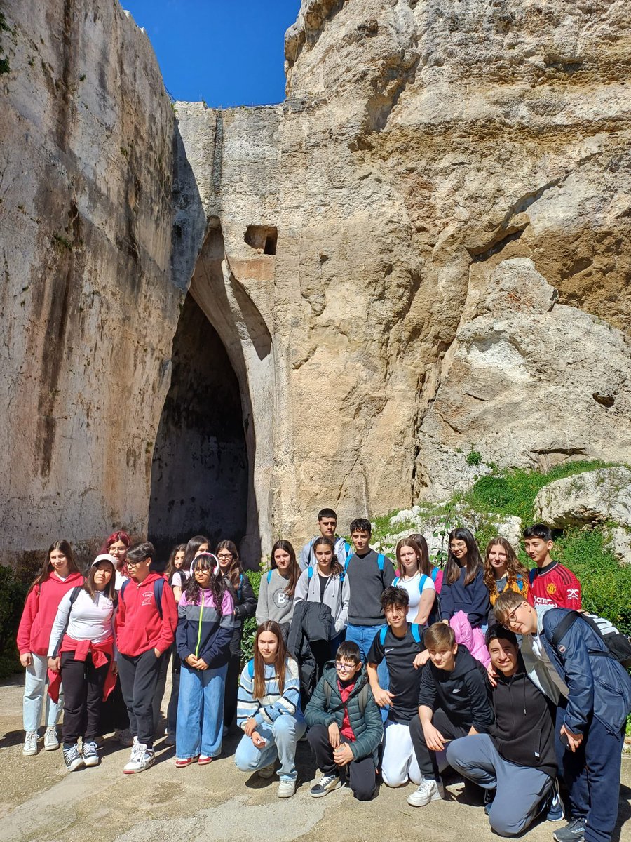 Escolaelcim's tweet photo. 🌍 Acabem l’aventura a Rosolini visitant les restes arqueològiques de Siracusa, fent un sopar de comiat i coneixent el patrimoni de la Unesco de Mòdica🇪🇺
@Escolaelcim #Terrassa @EscolesCoop
#ErasmusPlus
#etwinninig_europe
#ErasmusPlusES
#MiErasmusPlus
@sepie_gob https://t.co/XMVrkgpou2