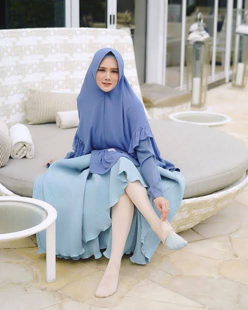 5 Tahun menjabat, belum tentu ada hasil, diberi tunjangan besar, diberi fasilitas VVIP, pantaskah diberi GAJI PENSIUN SAMPAI MATI..?

Bahkan jika sudah meninggal pun, pemberian dana pensiun diteruskan, jika memiliki suami/istri, apa-apaan ini……??

Revisi UU Hak