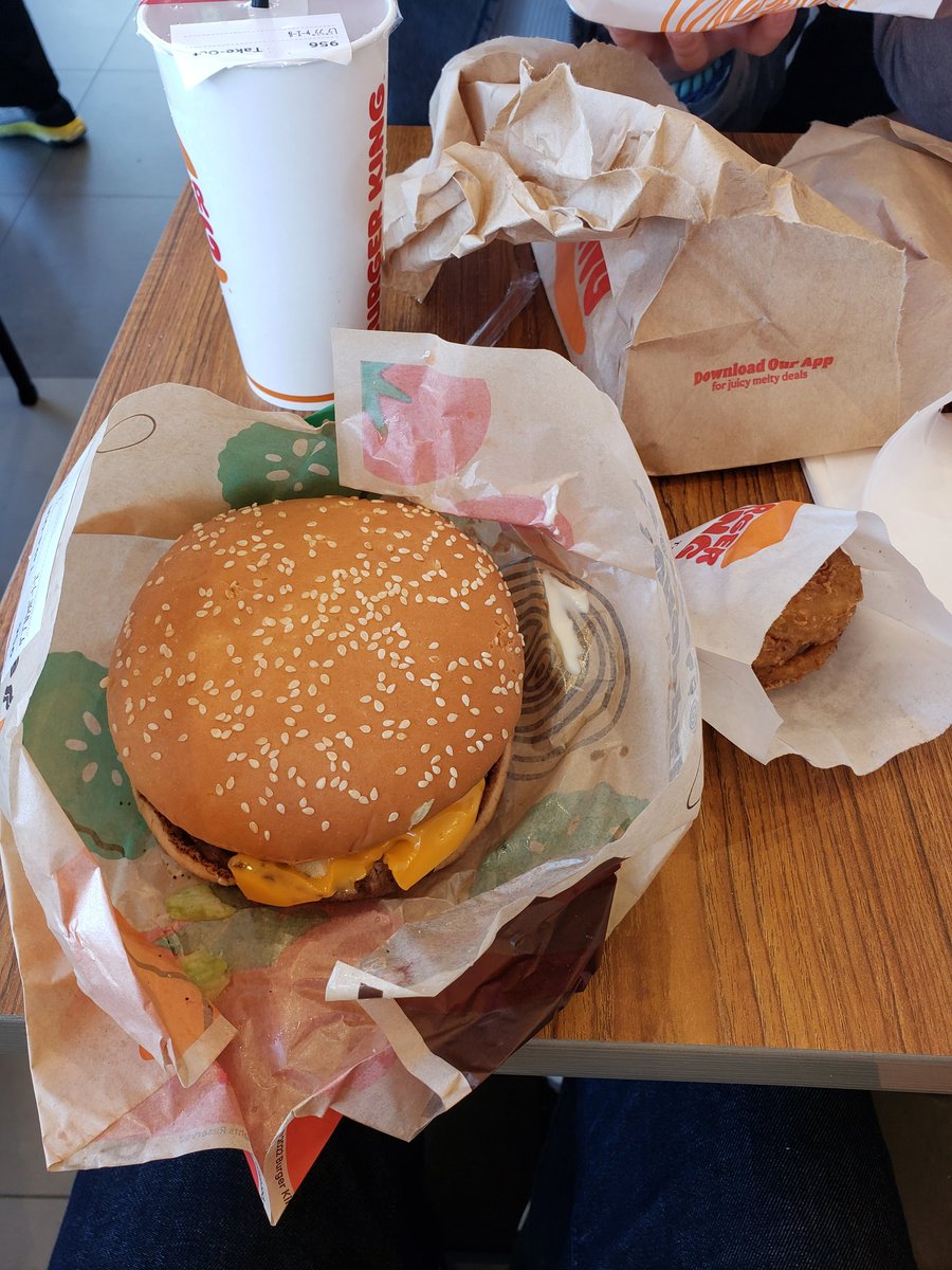 初バーガーキング♪
めっちゃ大きい！！