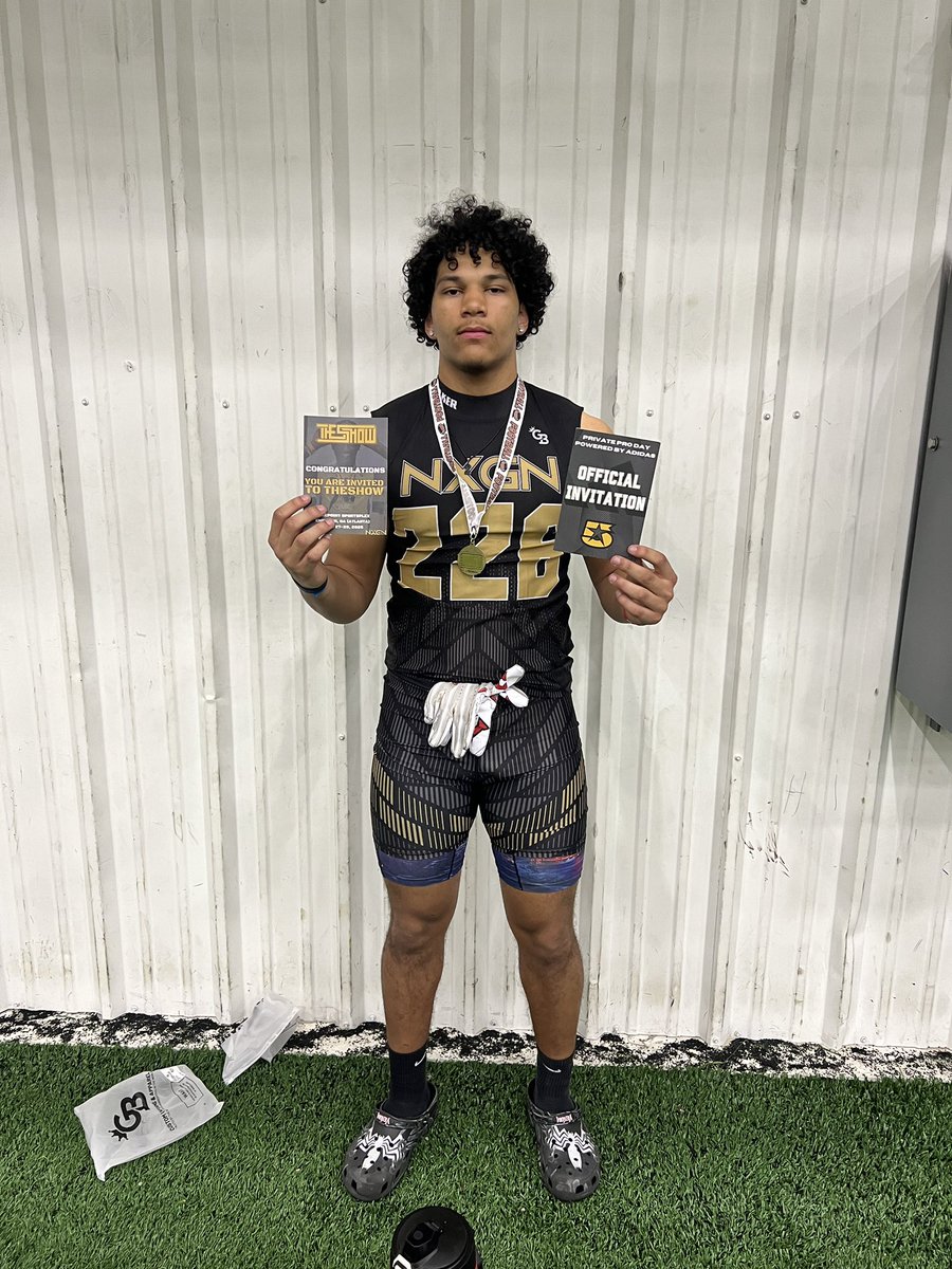 Kobe Lewis (@kobelewis004) on Twitter photo Had a great time competing and winning MVP and also an invitation to the showcase!!
@fairfieldfb <a href="/CSAPrepStar/">PREPSTAR</a> <a href="/THE_OhioPlayers/">THE Ohio Players</a> <a href="/JaredLuginbill/">Jared Luginbill</a> <a href="/NxgnCamps/">NXGN Camps, Inc</a> <a href="/AllenTrieu/">Allen Trieu</a> Had a great time competing and winning MVP and also an invitation to the showcase!!
@fairfieldfb <a href="/CSAPrepStar/">PREPSTAR</a> <a href="/THE_OhioPlayers/">THE Ohio Players</a> <a href="/JaredLuginbill/">Jared Luginbill</a> <a href="/NxgnCamps/">NXGN Camps, Inc</a> <a href="/AllenTrieu/">Allen Trieu</a>