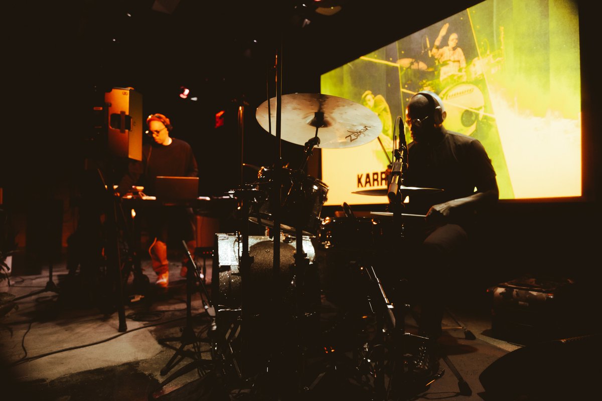 Thank you Karriem Riggins for an incredible artist residency. 🥁

📸: Hellen Elizondo