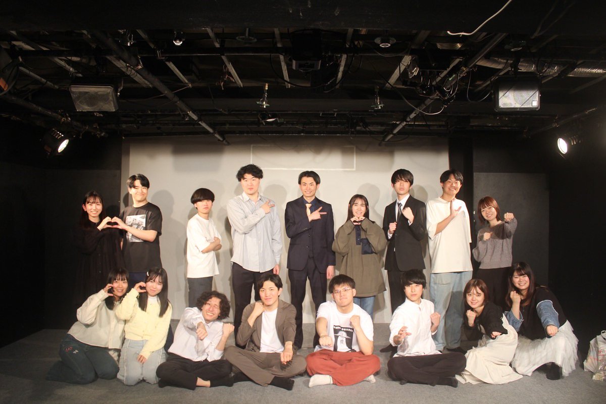 cop1stlive's tweet photo. 中央大学お笑いサークルCOP1期卒業ライブ
「デカンタ」終演いたしました💐

お越しいただきありがとうございました🌸

1期生はこれにて卒業となります。今後の卒業生それぞれの活躍にご期待ください✨ https://t.co/LyvhxPuFYG