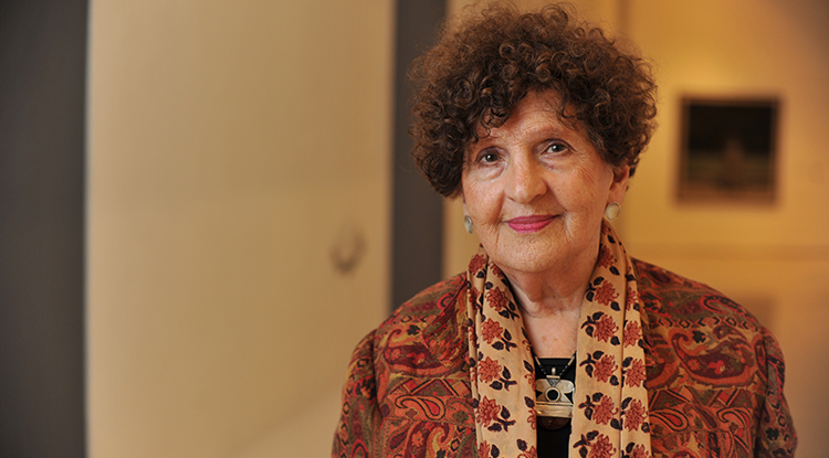 La gran escritora, ensayista y académica Margo Glantz llega al CEPE para hablar sobre viajes, migración, memoria y cultura. 🌍✍️

🗓️ 8 de abril | 🕠 17:30 h 
📍 Auditorio José Vasconcelos
🎥 En vivo por YouTube y Facebook
¡No te lo pierdas! Evento gratuito. 
#MargoGlantz #UNAM