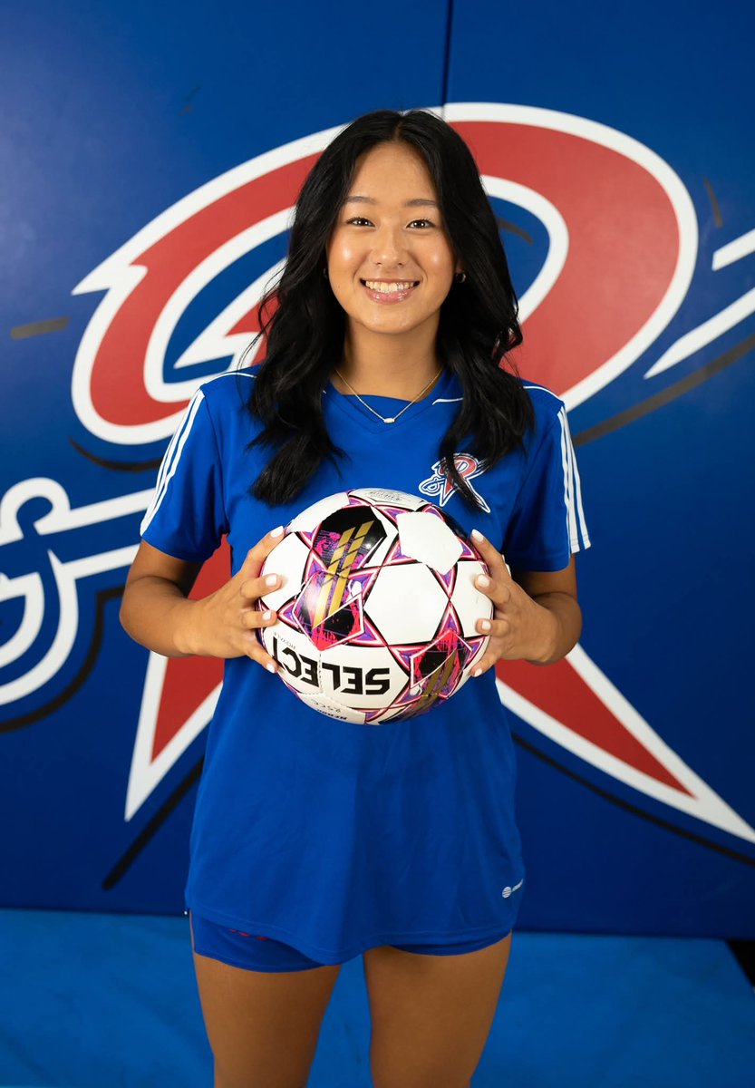 Big shout out to our freshman center back on her special day. Happy 19 Tori