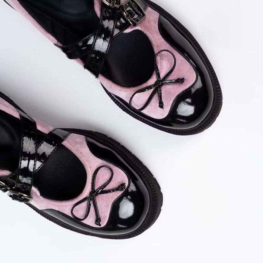 uncroffle's tweet photo. footwear kayak gini gausah di deskripsiin lagi, diliat dari model dan warnanya aja udah cakep🎀🪄✨ https://t.co/rIhqMdzhOI