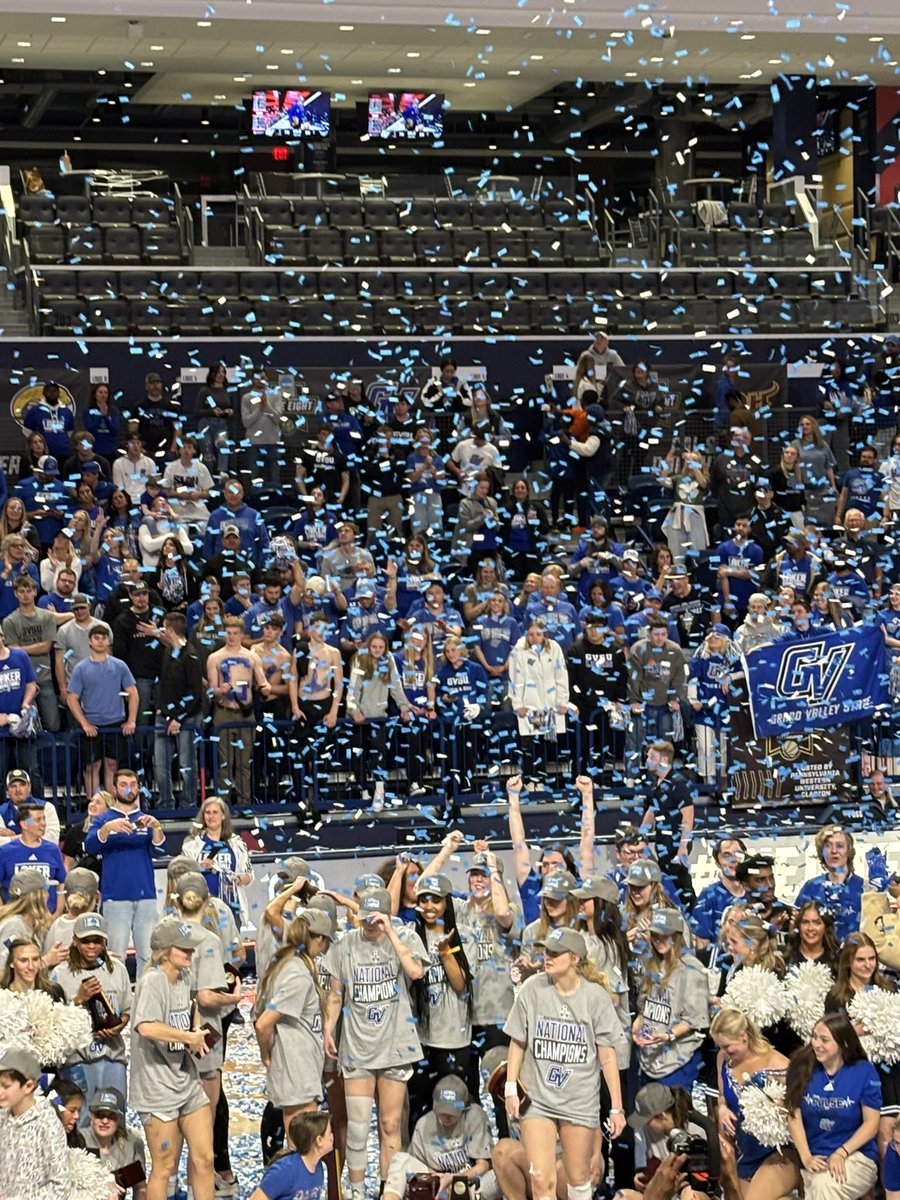 Izabella Bobitski (@izzybobitski2) on Twitter photo I had such a great time at the Dll March Madness at Duquesne University tonight. I got to watch two very competitive teams battle it out. Congrats to the Grand Valley Lakers. <a href="/gvsuwbb/">GVSU Women's Basketball</a> <a href="/DuqWBB/">Duquesne Women's Basketball</a> I had such a great time at the Dll March Madness at Duquesne University tonight. I got to watch two very competitive teams battle it out. Congrats to the Grand Valley Lakers. <a href="/gvsuwbb/">GVSU Women's Basketball</a> <a href="/DuqWBB/">Duquesne Women's Basketball</a>